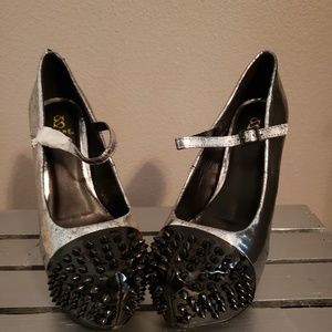 Shanna Scene Spiked Pumps